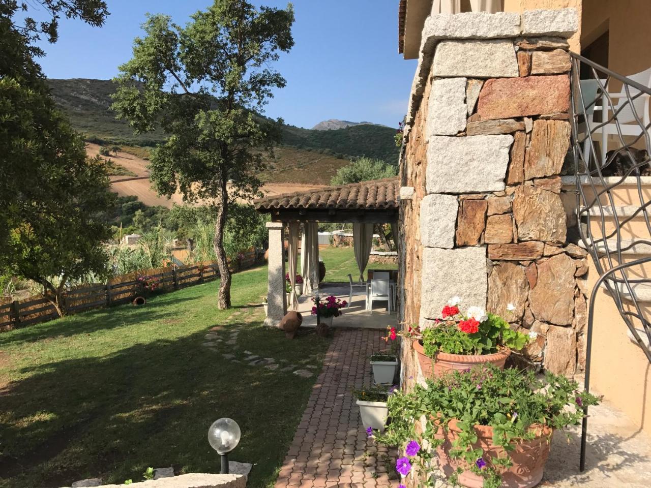 Il Giardino Di Daniela Apartments San Teodoro  Extérieur photo