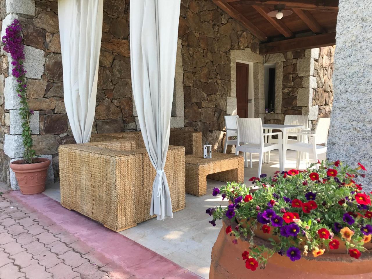 Il Giardino Di Daniela Apartments San Teodoro  Extérieur photo