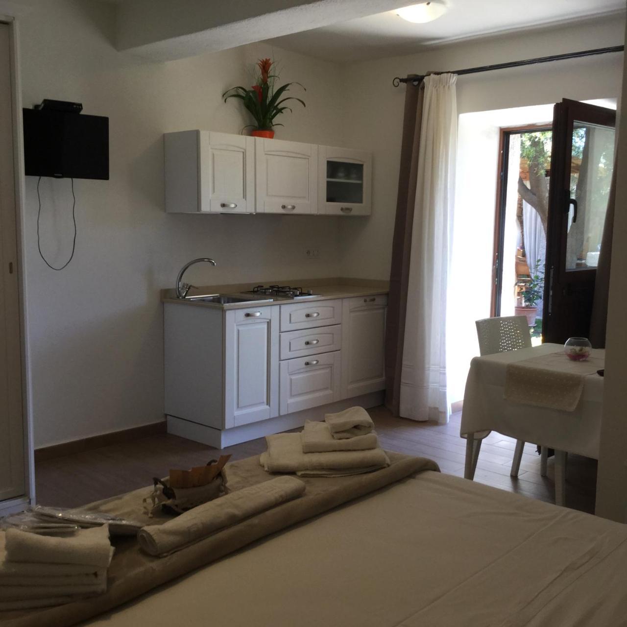 Il Giardino Di Daniela Apartments San Teodoro  Extérieur photo